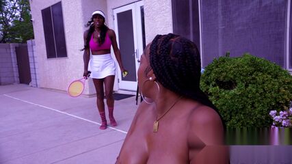 Ebony Desnuda